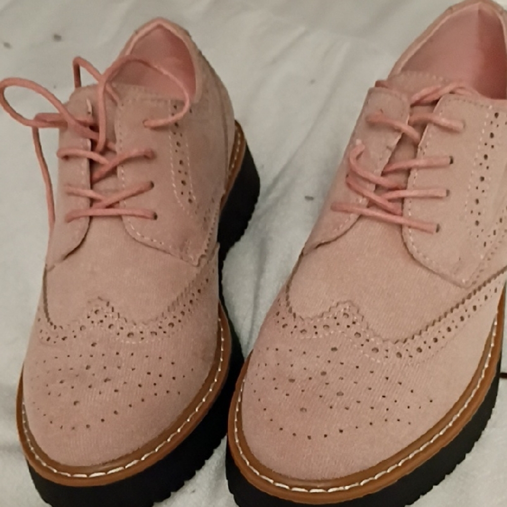 Women’s Pink Brogue Lace-Up Oxfords SZ 7 Vegan Suede